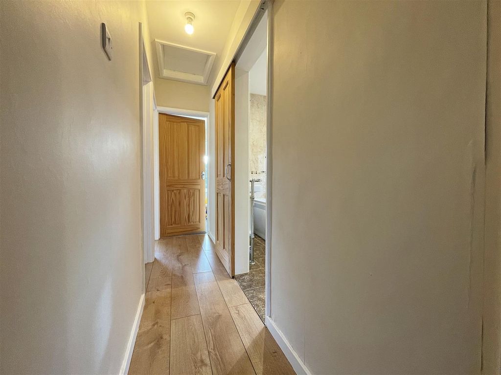 Property photo 3 of 18 Hall