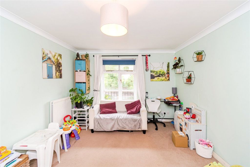 Property photo 2 of 13 Picture No. 16