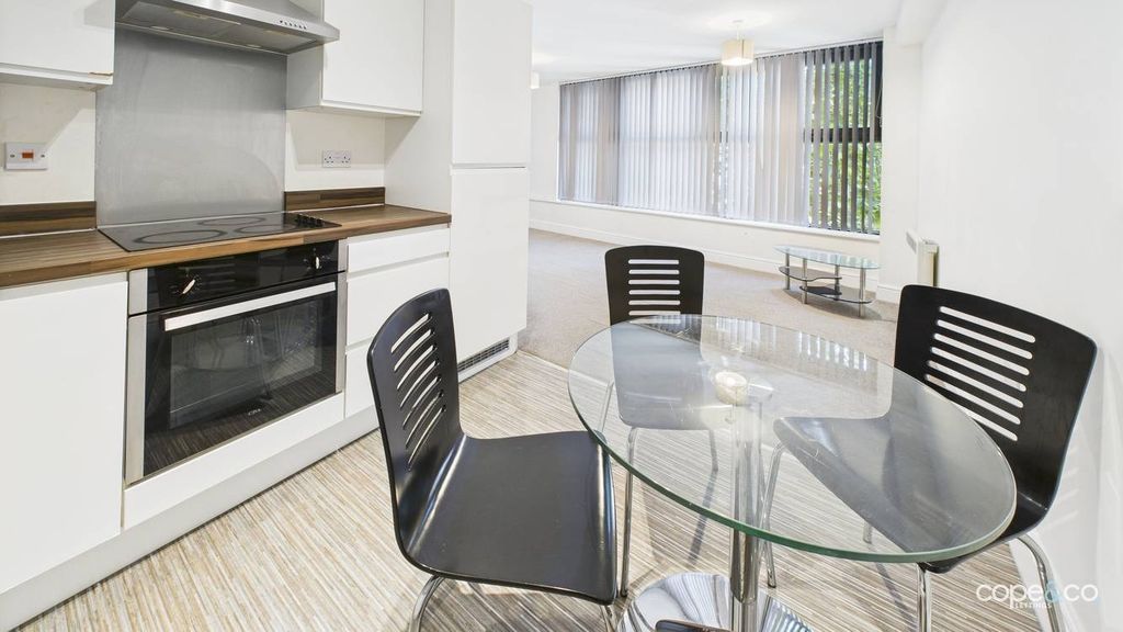 Property photo 1 of 11 4123272