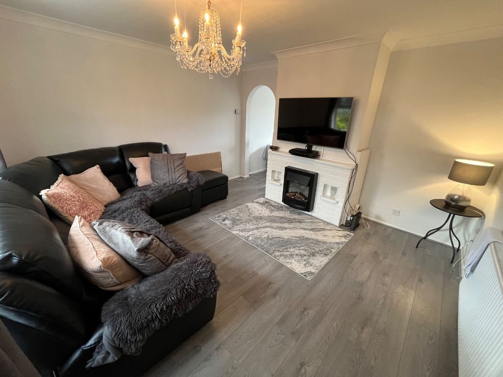 Property photo 2 of 15 4866574