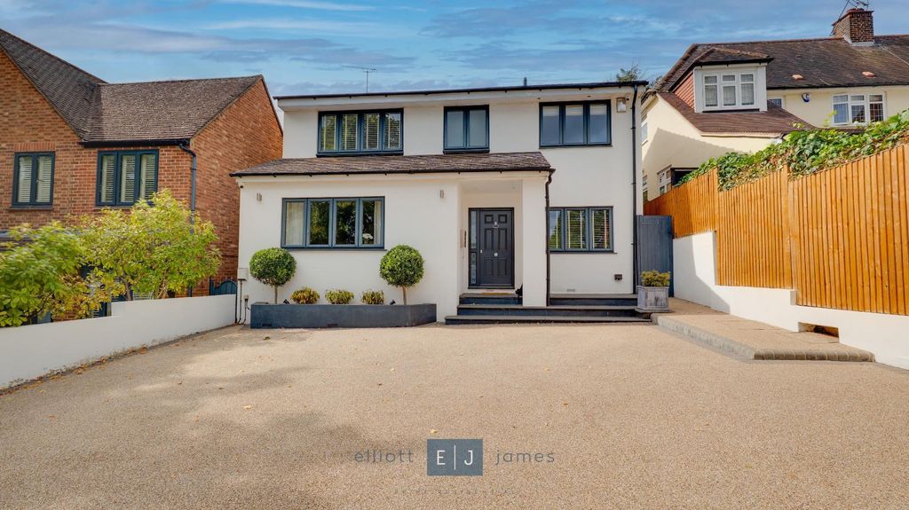 Property photo 2 of 38
