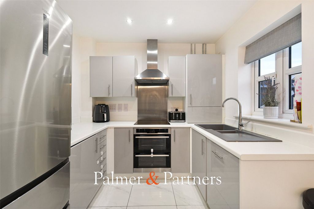 Property photo 3 of 18 Picture No. 14