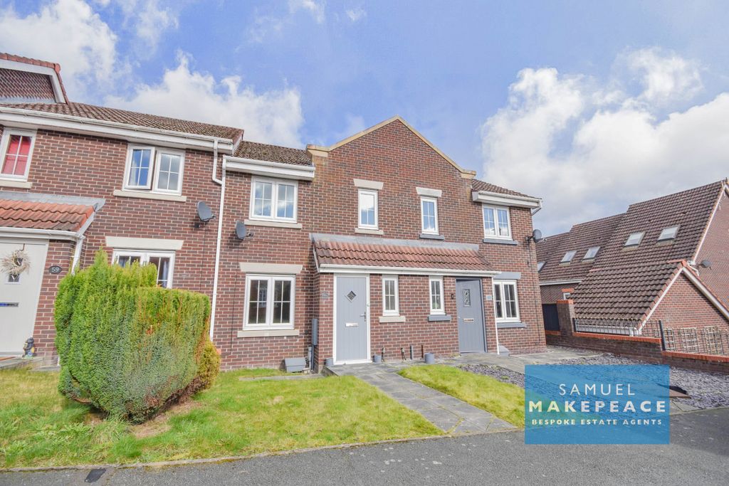 Property photo 1 of 18 Three Bedroom Mews Property With Open Plan Kitchen/Diner