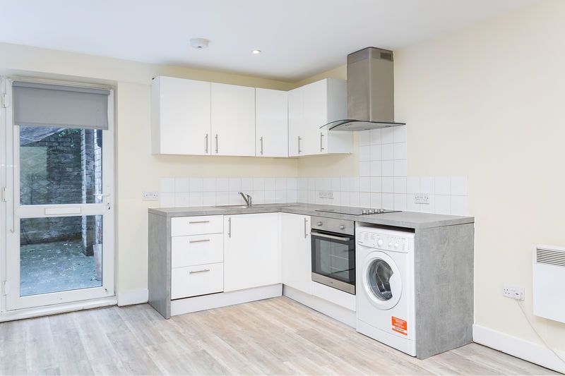 Property photo 2 of 8 Kitchen