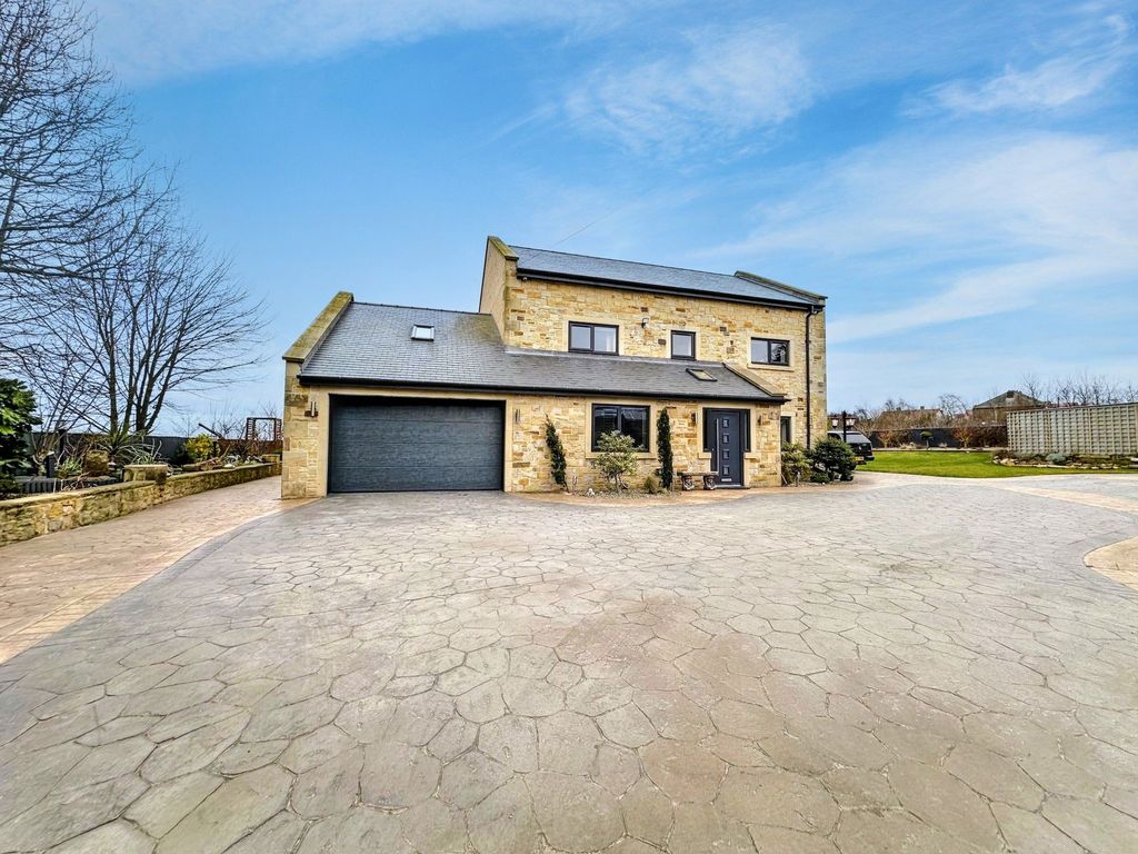 Property photo 1 of 37