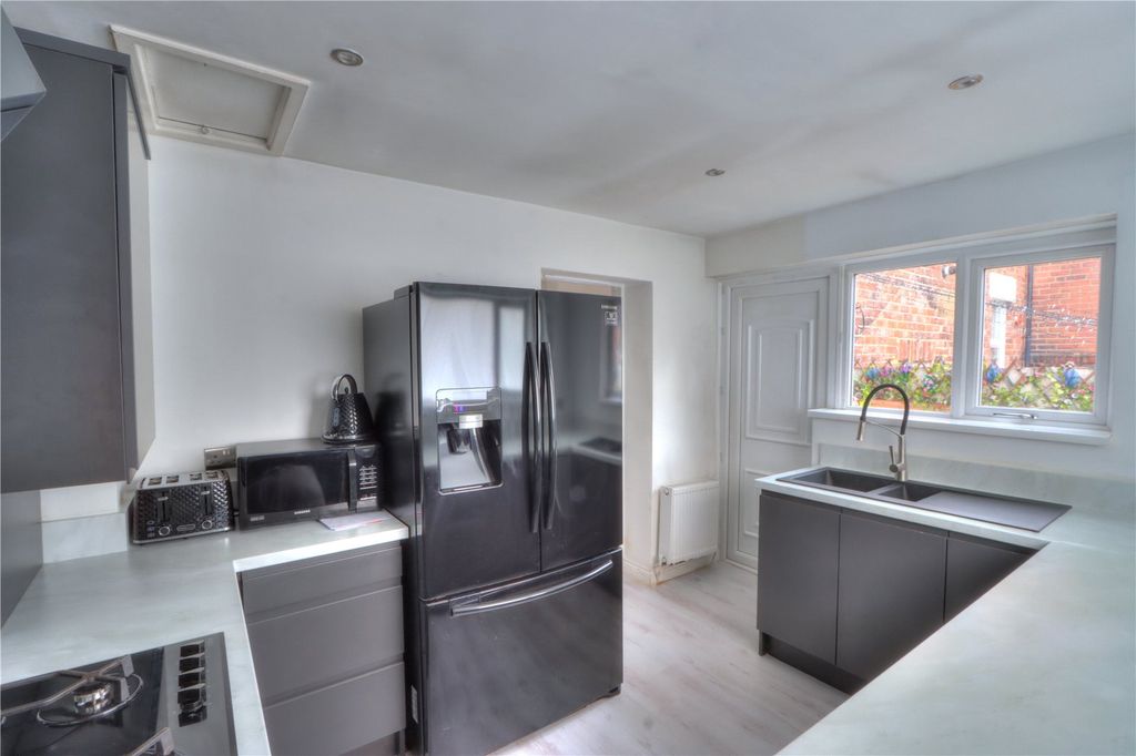 Property photo 3 of 11 Picture No. 25