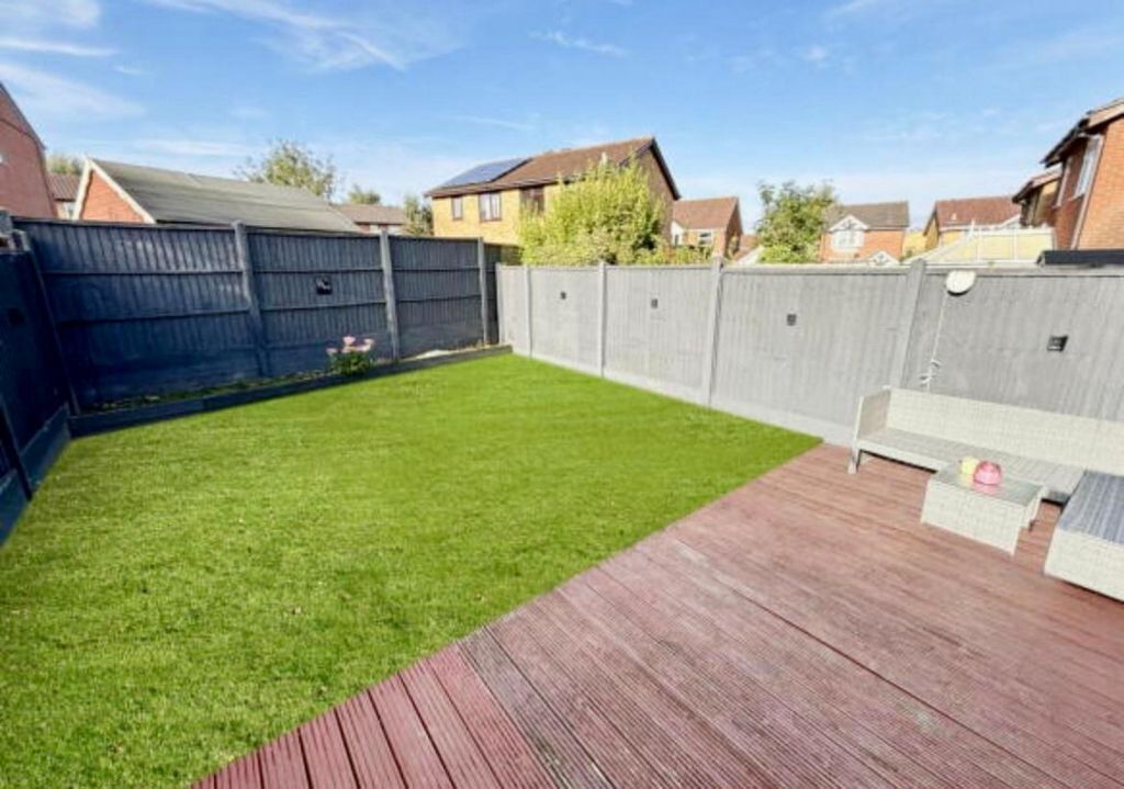 Property photo 2 of 20