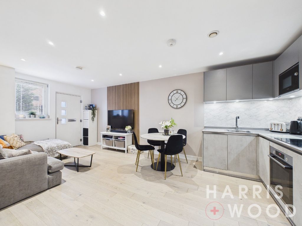 Property photo 2 of 11 4436882