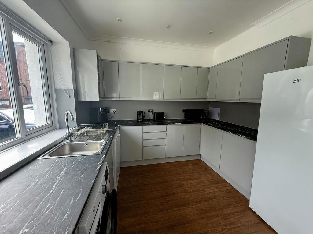 Property photo 3 of 12 Addison Kitchen.Jpg