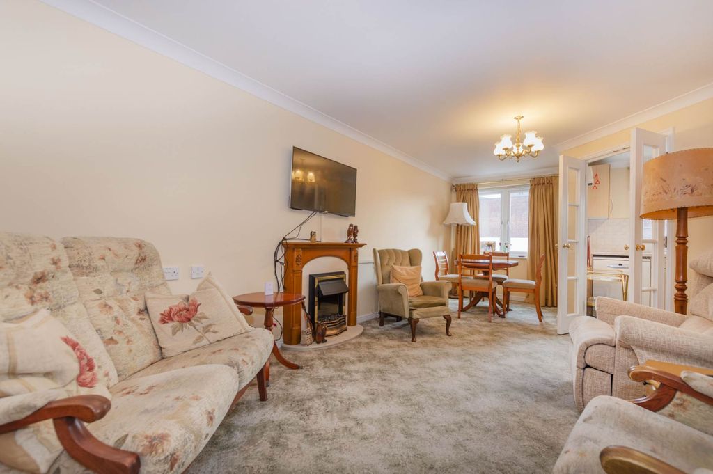 Property photo 2 of 19