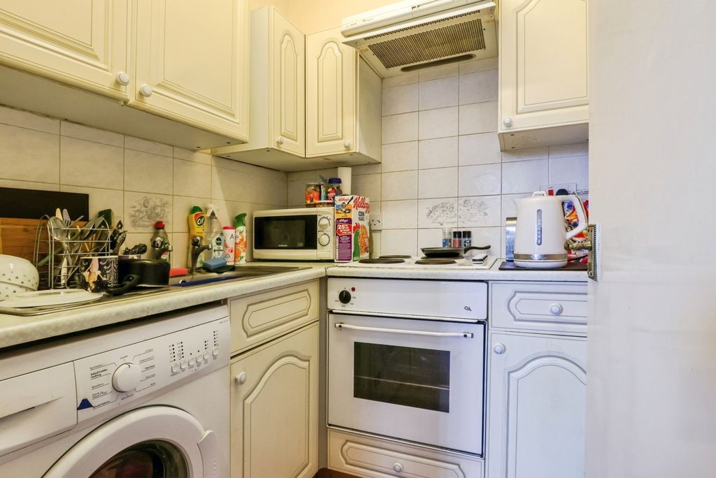 Property photo 2 of 17 Photo