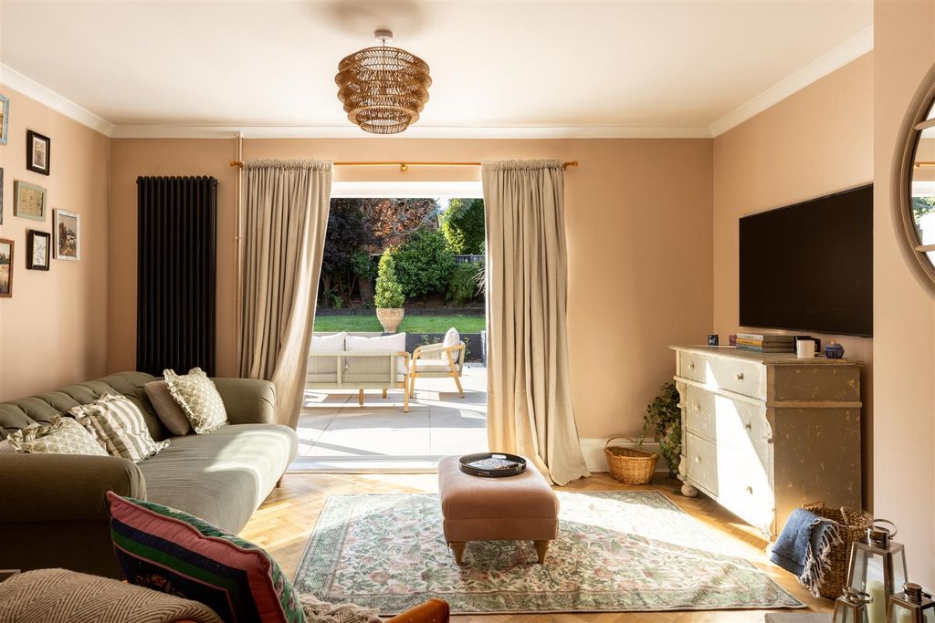 Property photo 3 of 48 23 Tadworth Street-1.Jpg