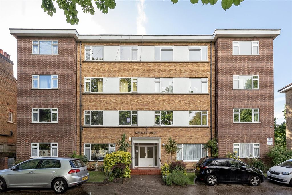 Property photo 1 of 18 New Wanstead, E11