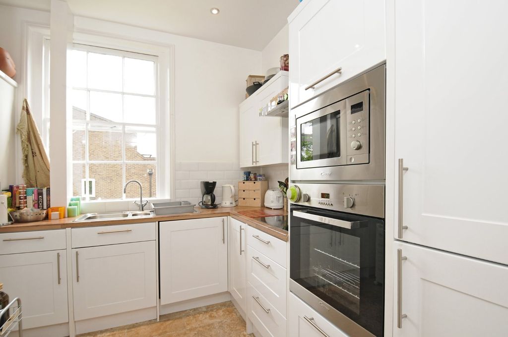Property photo 3 of 6 Picture No. 12
