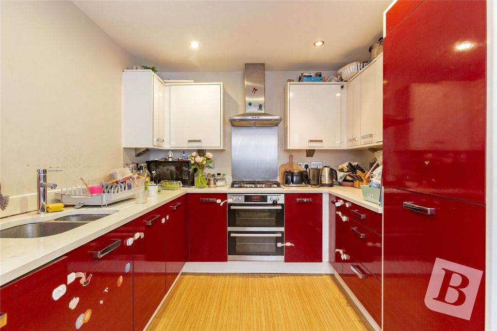 Property photo 2 of 12 Kitchen