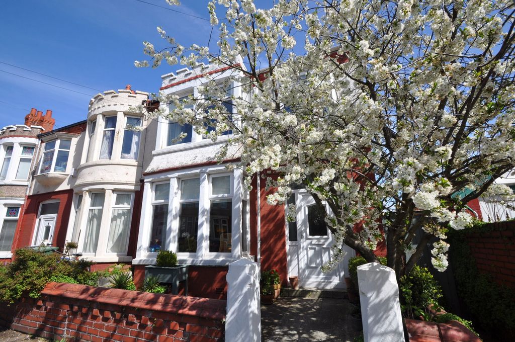 Property photo 2 of 43