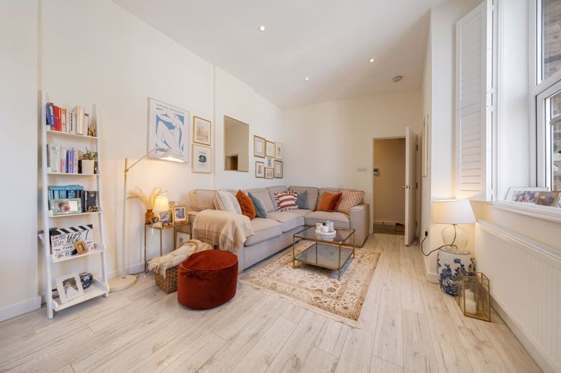 Property photo 2 of 10 Photo 11