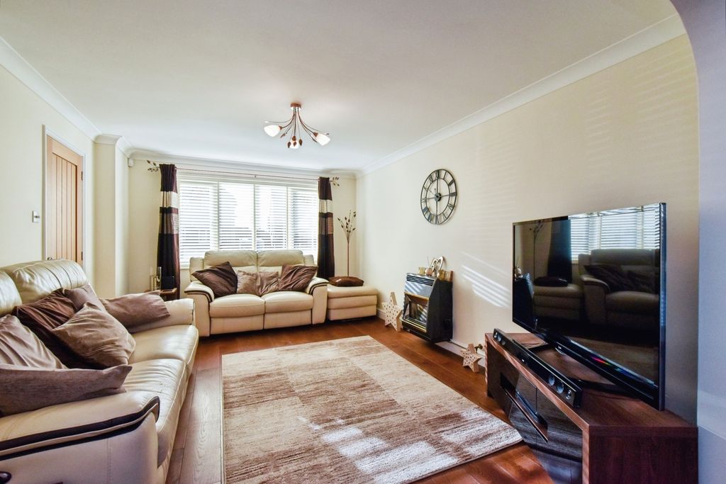 Property photo 2 of 23 Pbox-Img.Jpg
