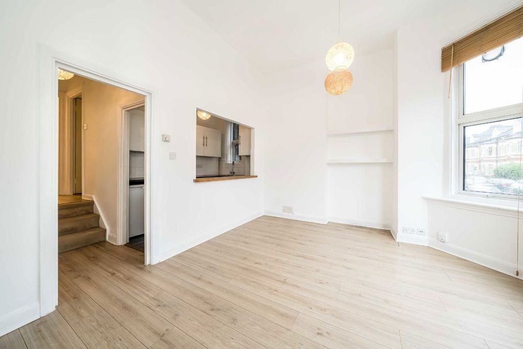 Property photo 1 of 3