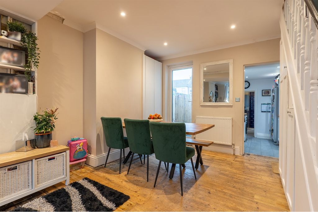 Property photo 3 of 18 5156075