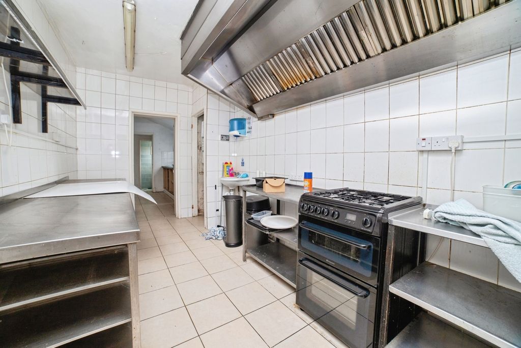 Property photo 2 of 16 Pbox-Img.Jpg