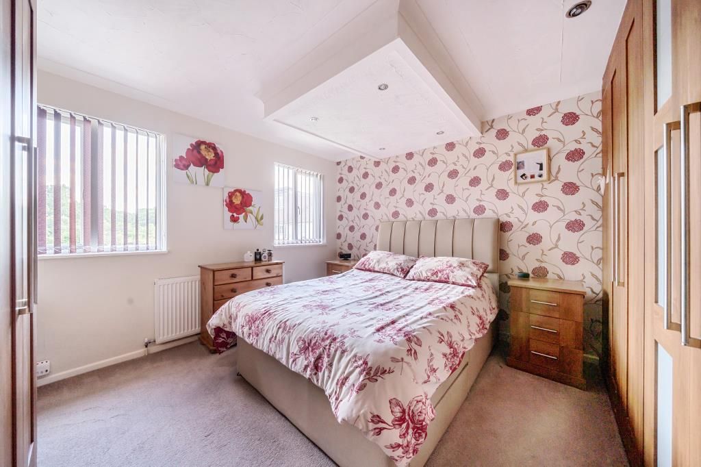 Property photo 2 of 10 Bedroom