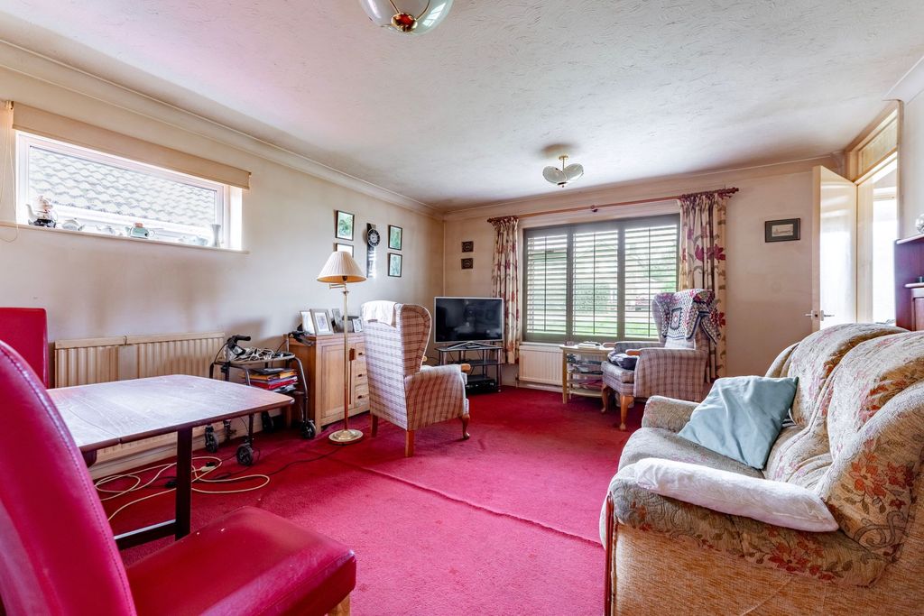 Property photo 3 of 13