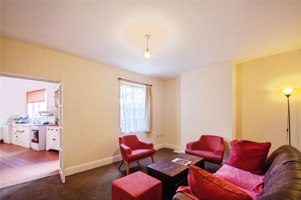 Property photo 2 of 17 Picture No. 05