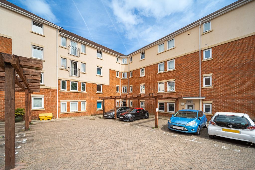 Property photo 1 of 17 4976971