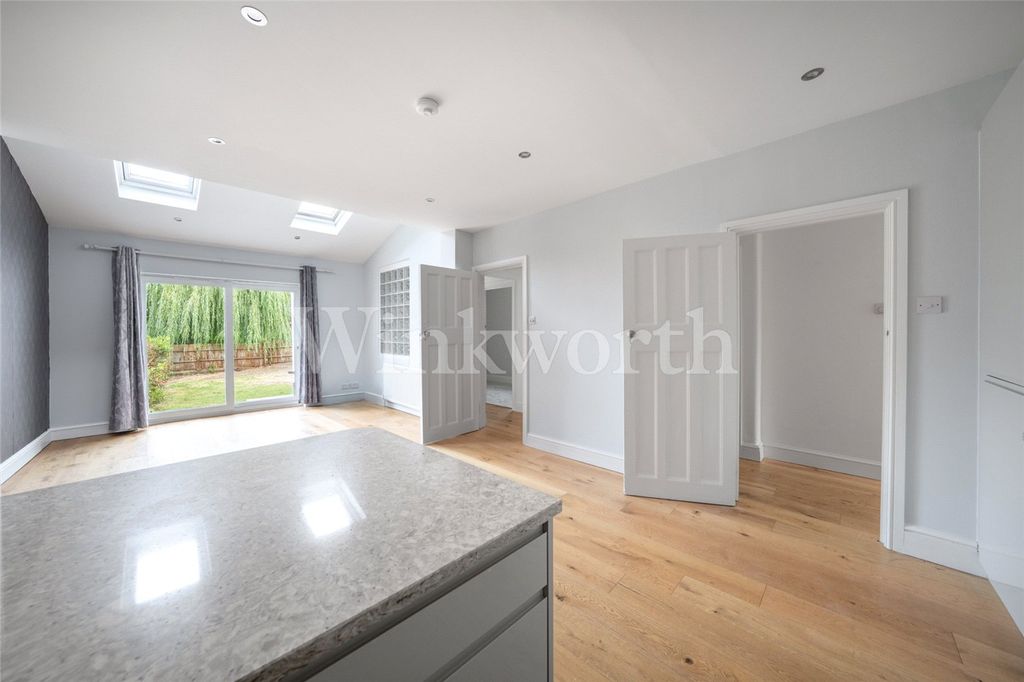 Property photo 2 of 13 Picture No. 36