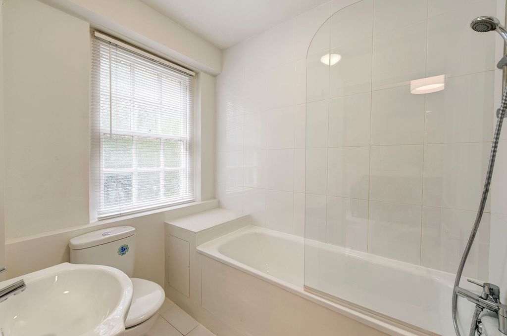 Property photo 2 of 3