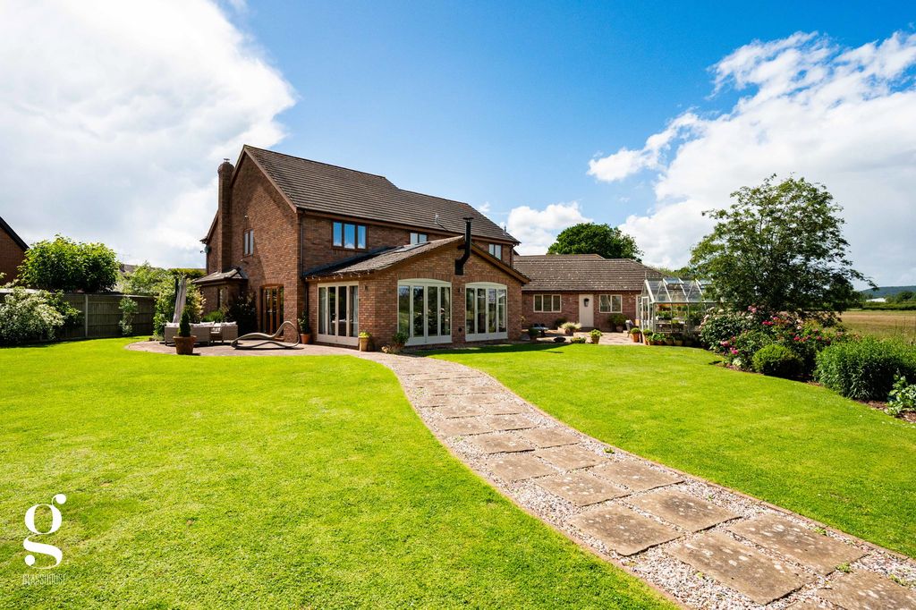 Property photo 2 of 51