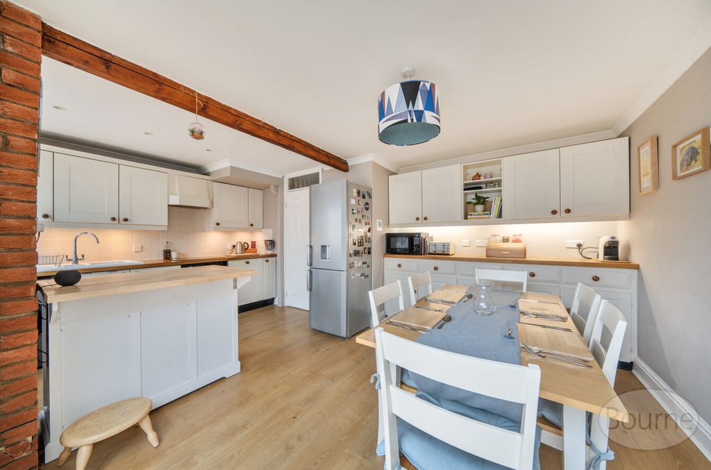 Property photo 3 of 21 F38d7Fe6-55d1-45F...