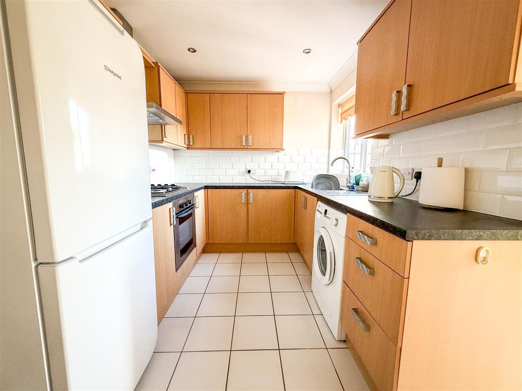 Property photo 3 of 15 Kitchen