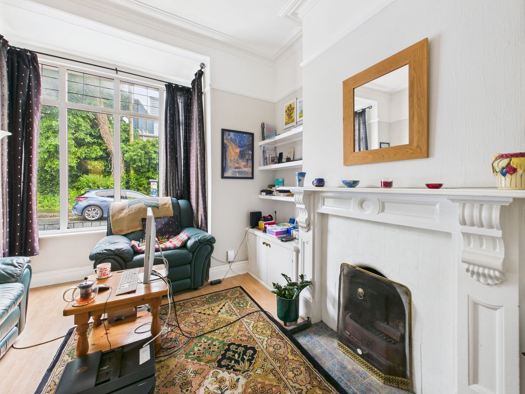 Property photo 3 of 13 Cam03974G0-Pr0163-Still007