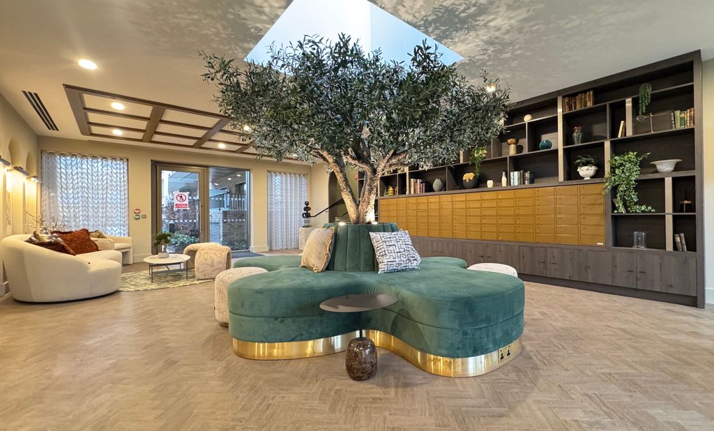 Property photo 2 of 14