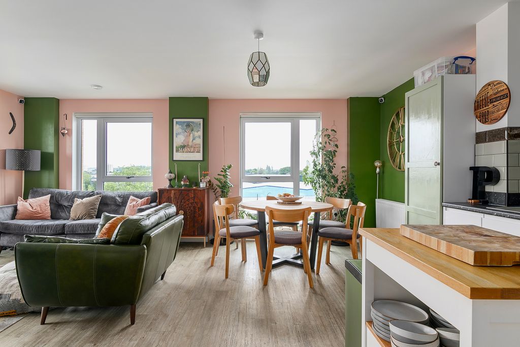 Property photo 1 of 19 Dining Area