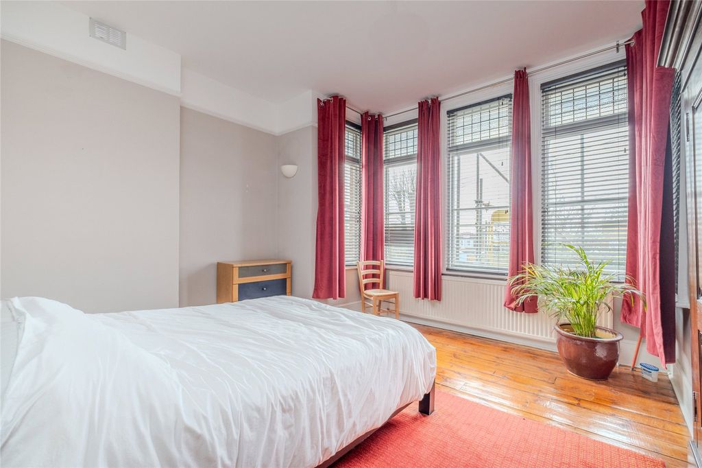 Property photo 3 of 8 Picture No. 02