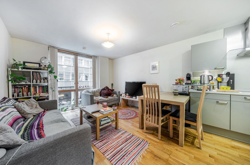 Property photo 3 of 16 1473321-1-6A29456...