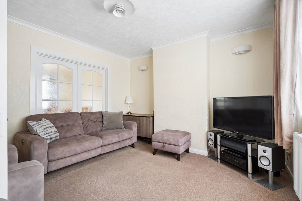 Property photo 3 of 13