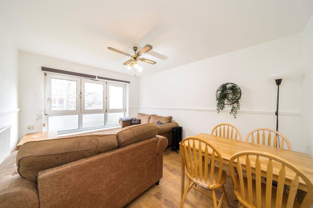 Property photo 2 of 7 Living Room