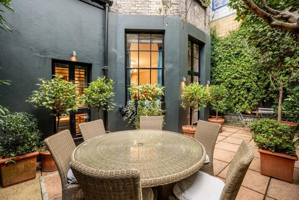 Property photo 3 of 18