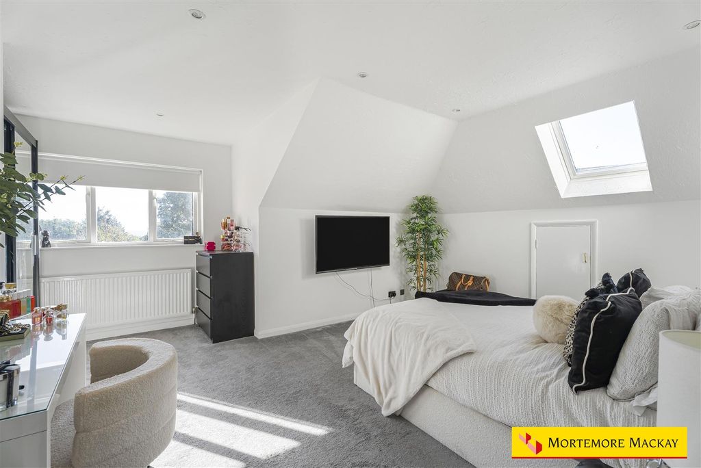 Property photo 2 of 17 5_92365_Watermarked.Jpg