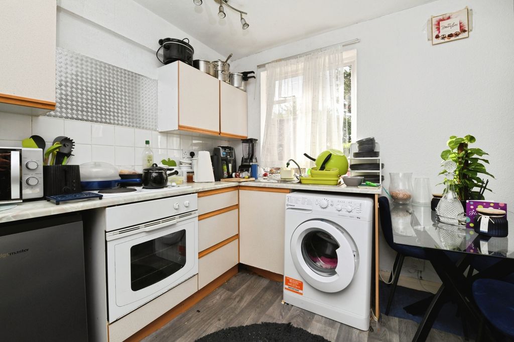 Property photo 2 of 13 Kitchen