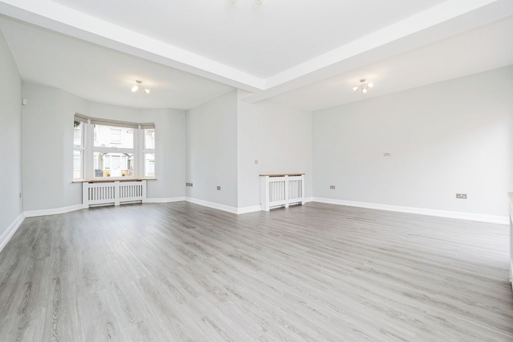 Property photo 2 of 19 Photo