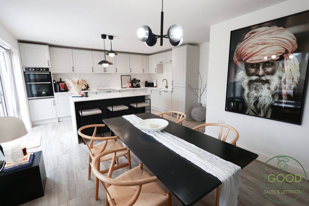 Property photo 3 of 32