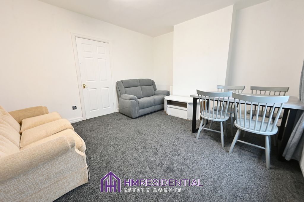 Property photo 2 of 9 Gallery