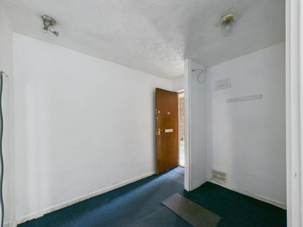 Property photo 2 of 7 Cam01268G0-Pr0375-Still006.Jpg