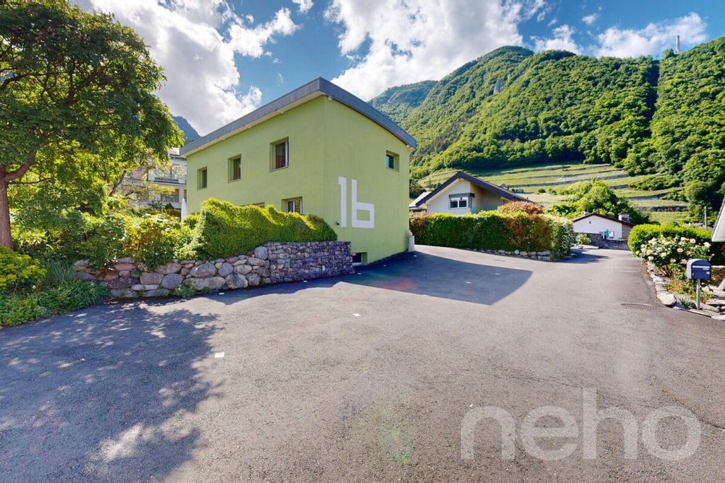 Property photo 1 of 12