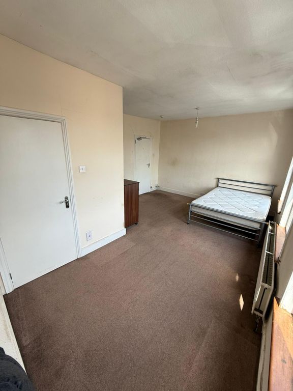 Property photo 1 of 3